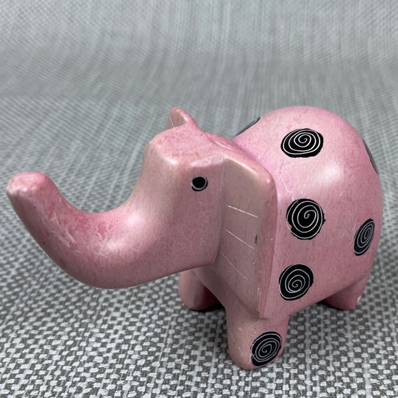 Carved Soapstone Pink Elephant Kisii Kenya Africa Figurine 2" tall Black Swirls - Picture 1 of 9